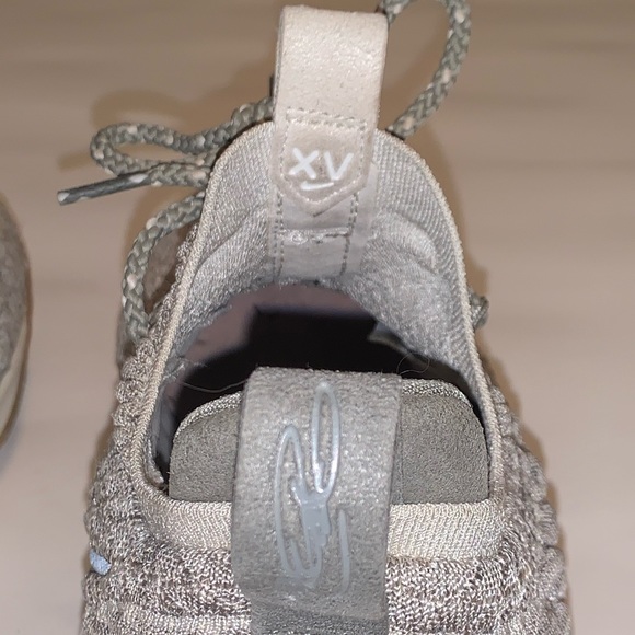 Nike LeBron XV 15 Low Light Bone Athletic Shoes - Picture 11 of 14
